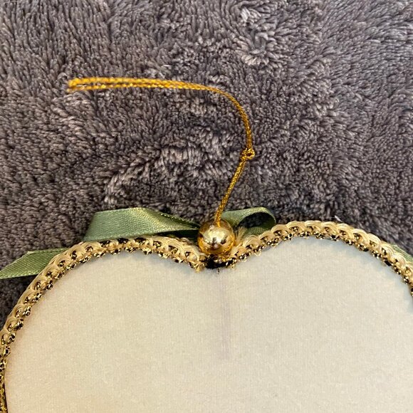 Wayne M. Kleski Vintage Wall Heart With Pressed Flowers Domed Tassel - Picture 5 of 9